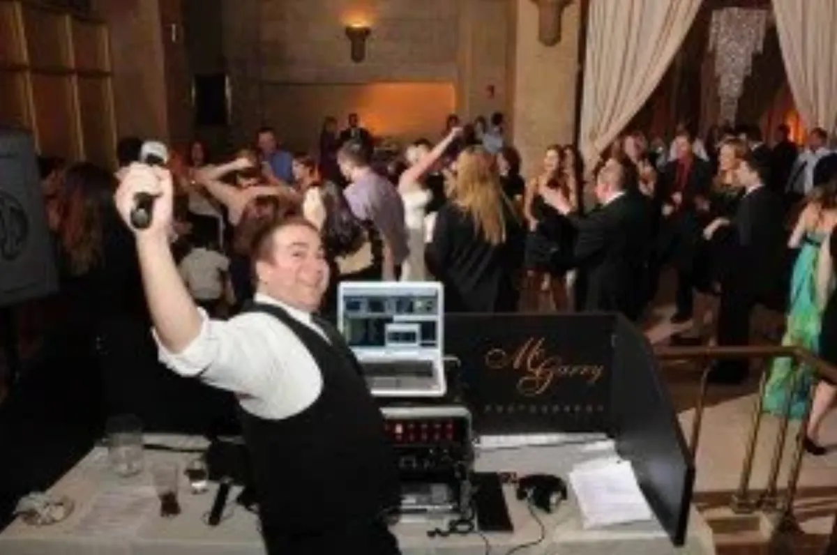 Nate Miller entertaining at an event
