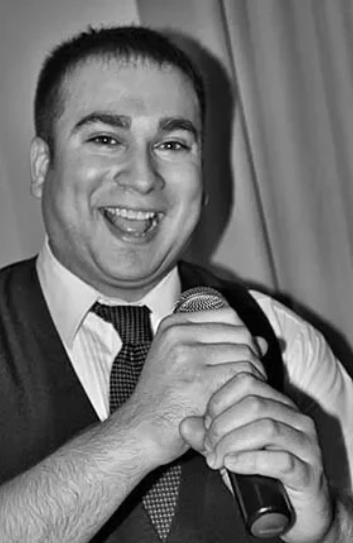 Nate Miller entertaining at an event
